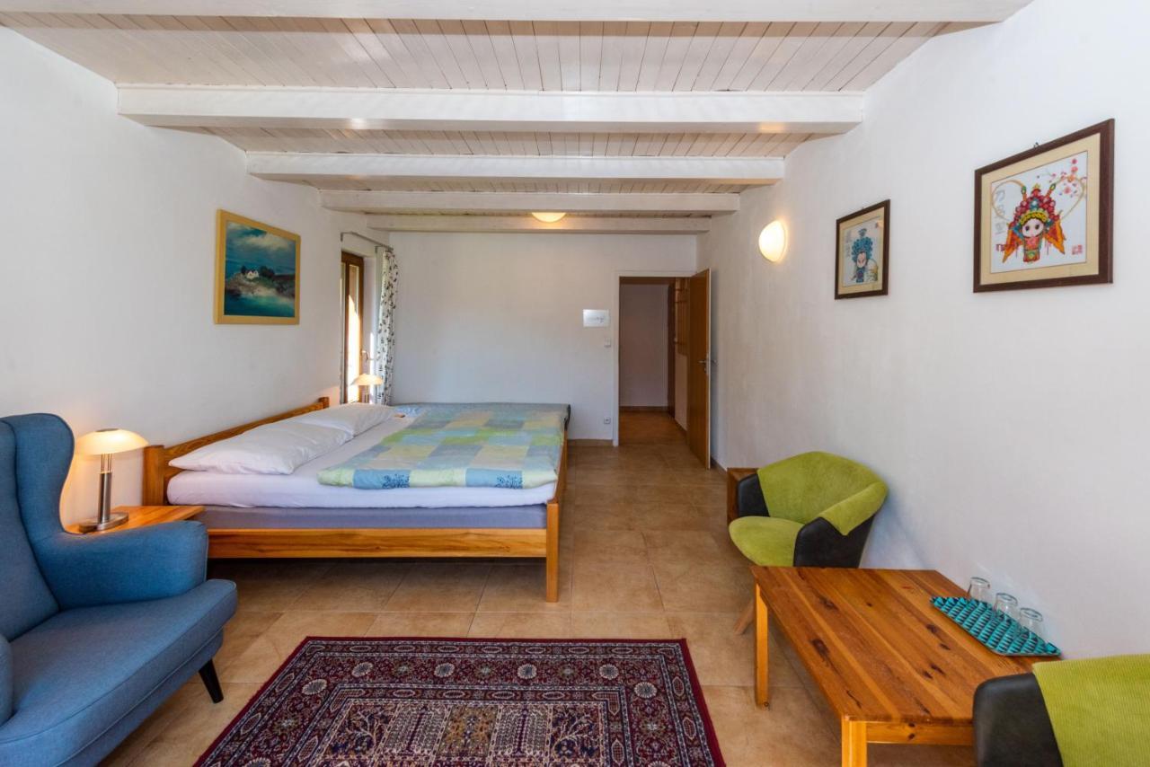 Hotel Modrin 派克波特斯耐兹库 外观 照片